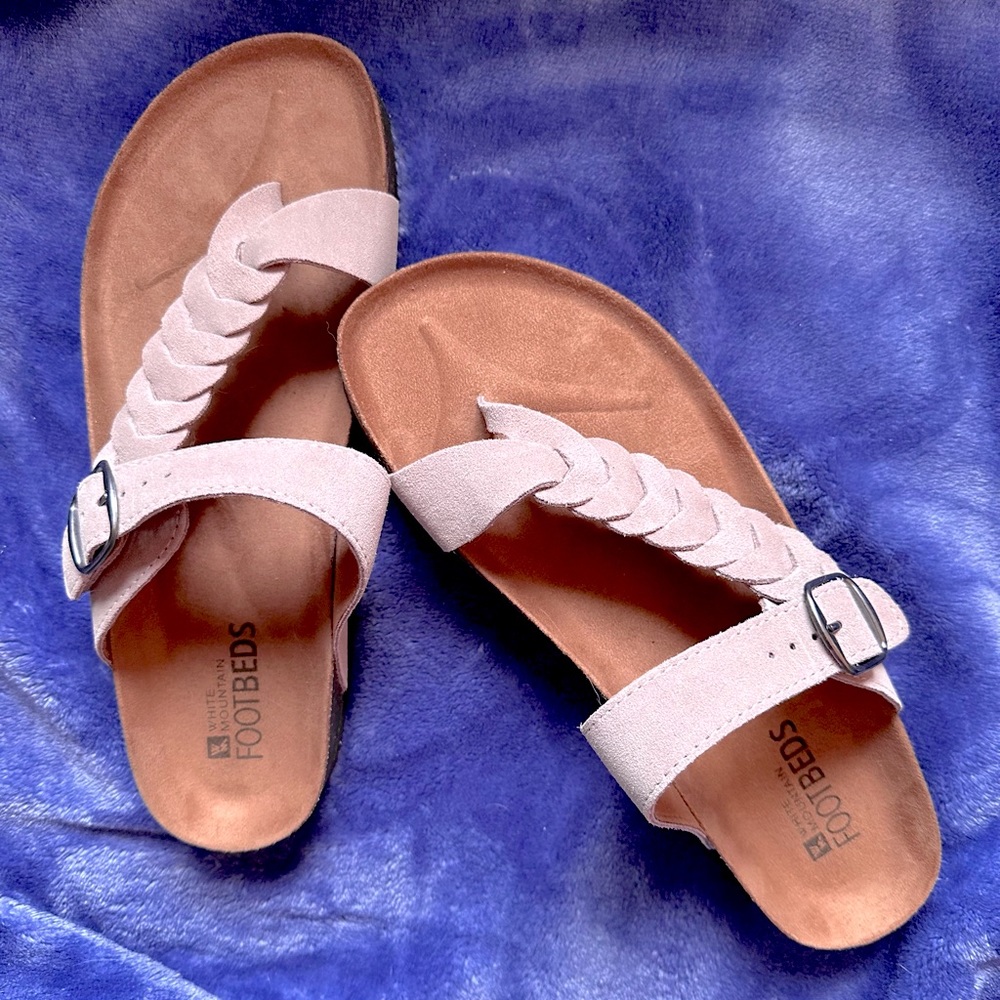 White Mountain Tow Post Braided Foot Sueded Sandal in Lavender. Size 10. NWOT